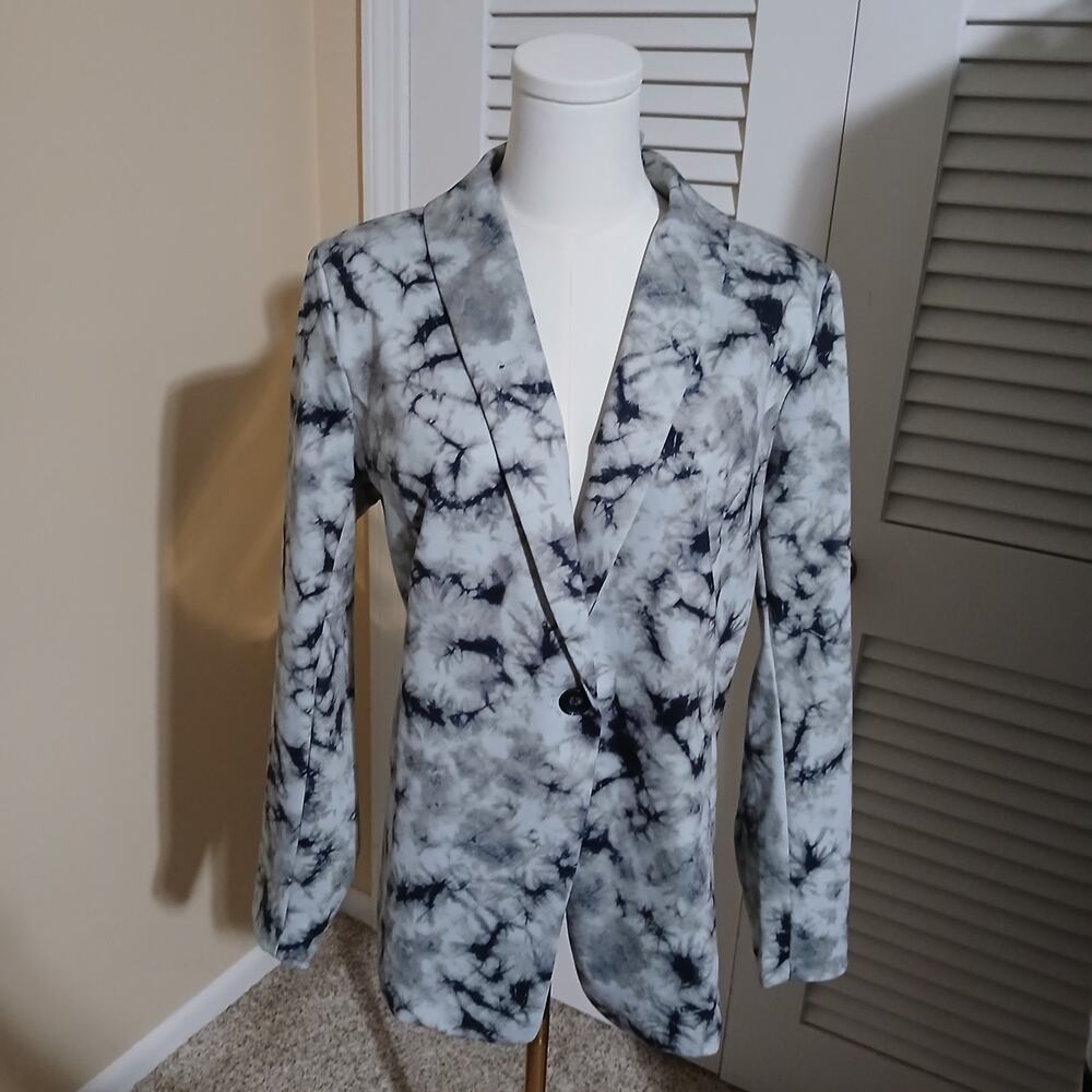 NWOT LOGO MEDIUM black whiie grey marbled long-sleeved blazer easy care